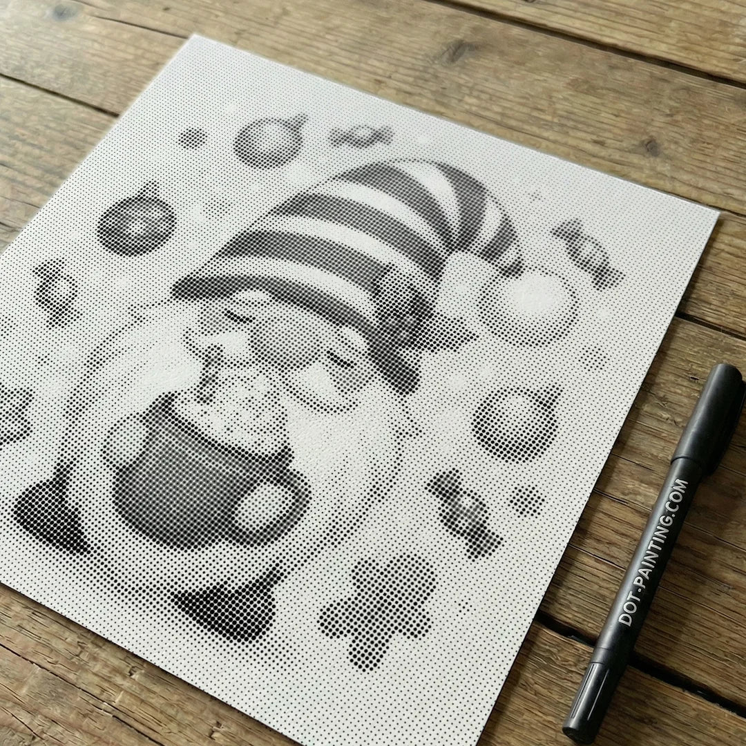 Gnome med kaffedotmaleri