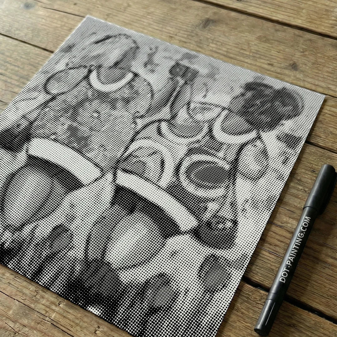 Munter Damer Toast Dot Painting